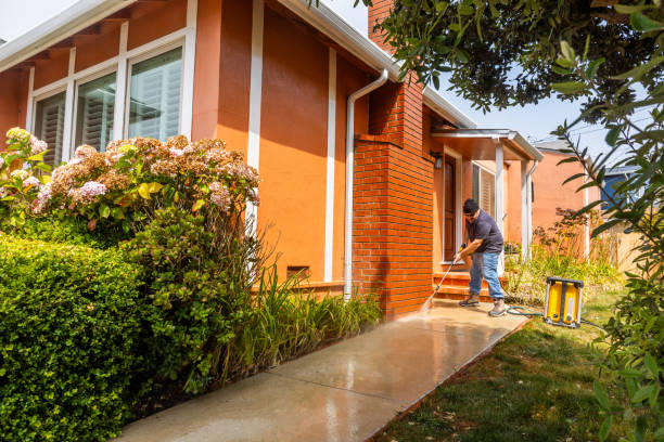 Why Choose Our Certified Pressure Washing Experts for Your Project Needs in Starke, FL?